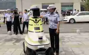 Robot policia 1